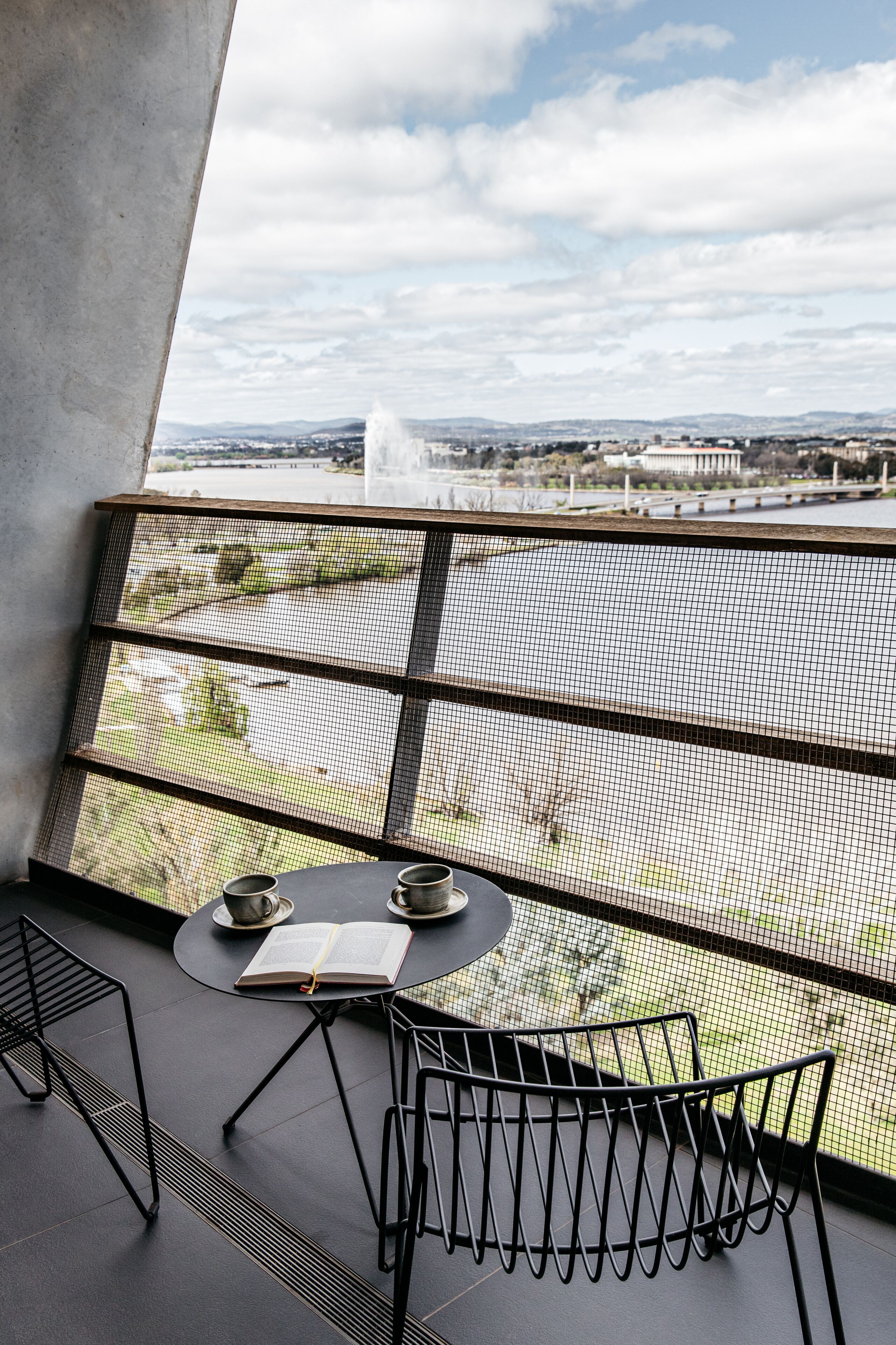 1 Bedroom Apartment Lake View - Eco Friendly No Aircon | 陽台景觀