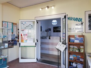 Reception - Hotel Villa Wanda (Porto Azzurro)