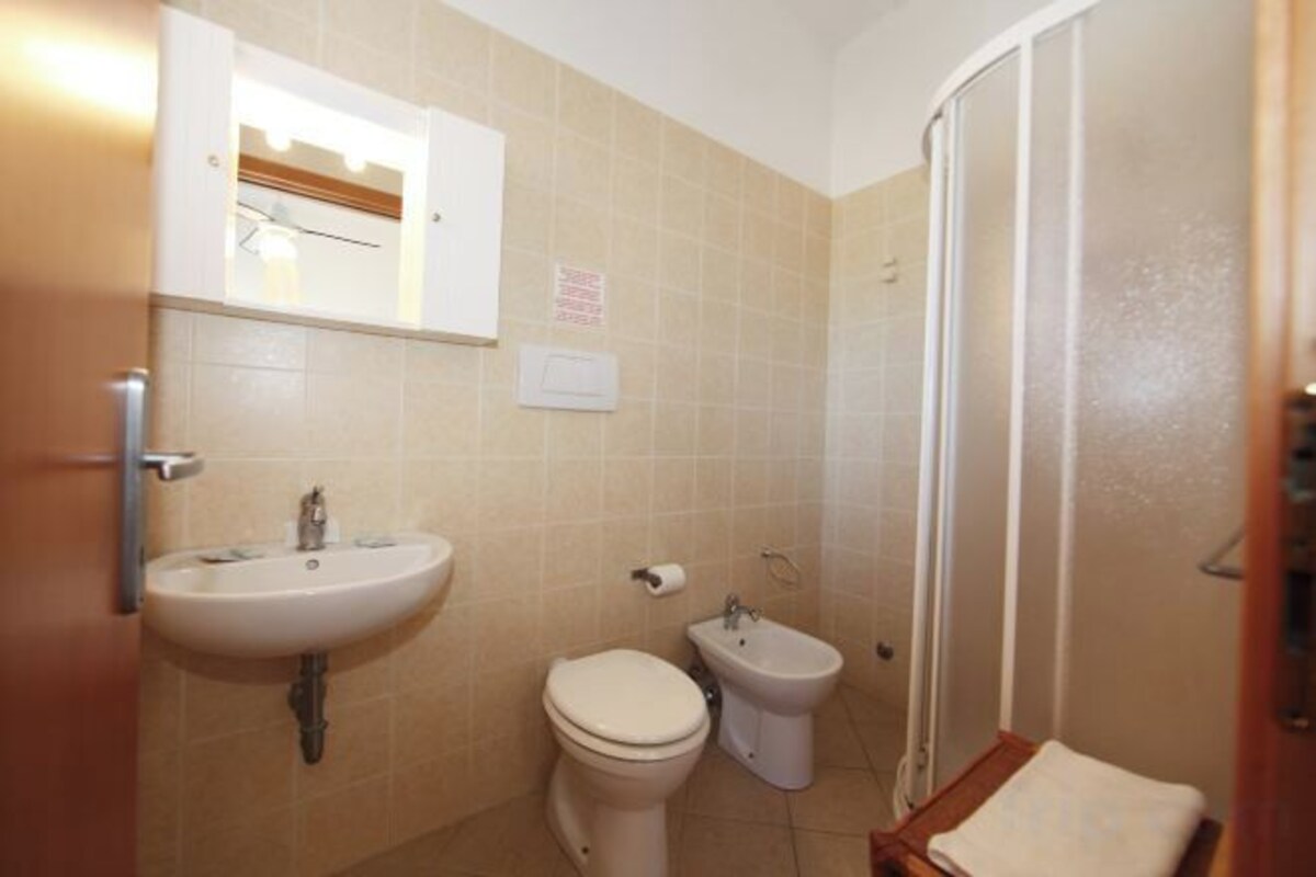Bathroom | Shower, free toiletries, hair dryer, towels