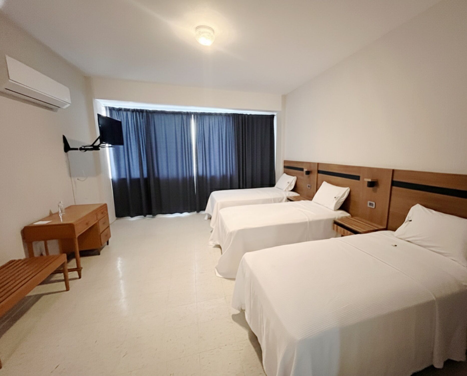 Standard Triple Room | Desk, iron/ironing board, free WiFi