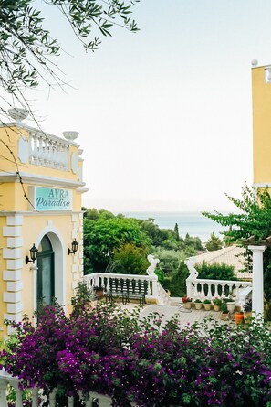 Exterior detail - Avra Paradise Aparthotel (Corfu)