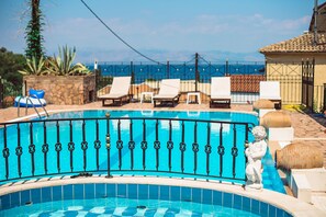Seasonal outdoor pool - Avra Paradise Aparthotel (Corfu)