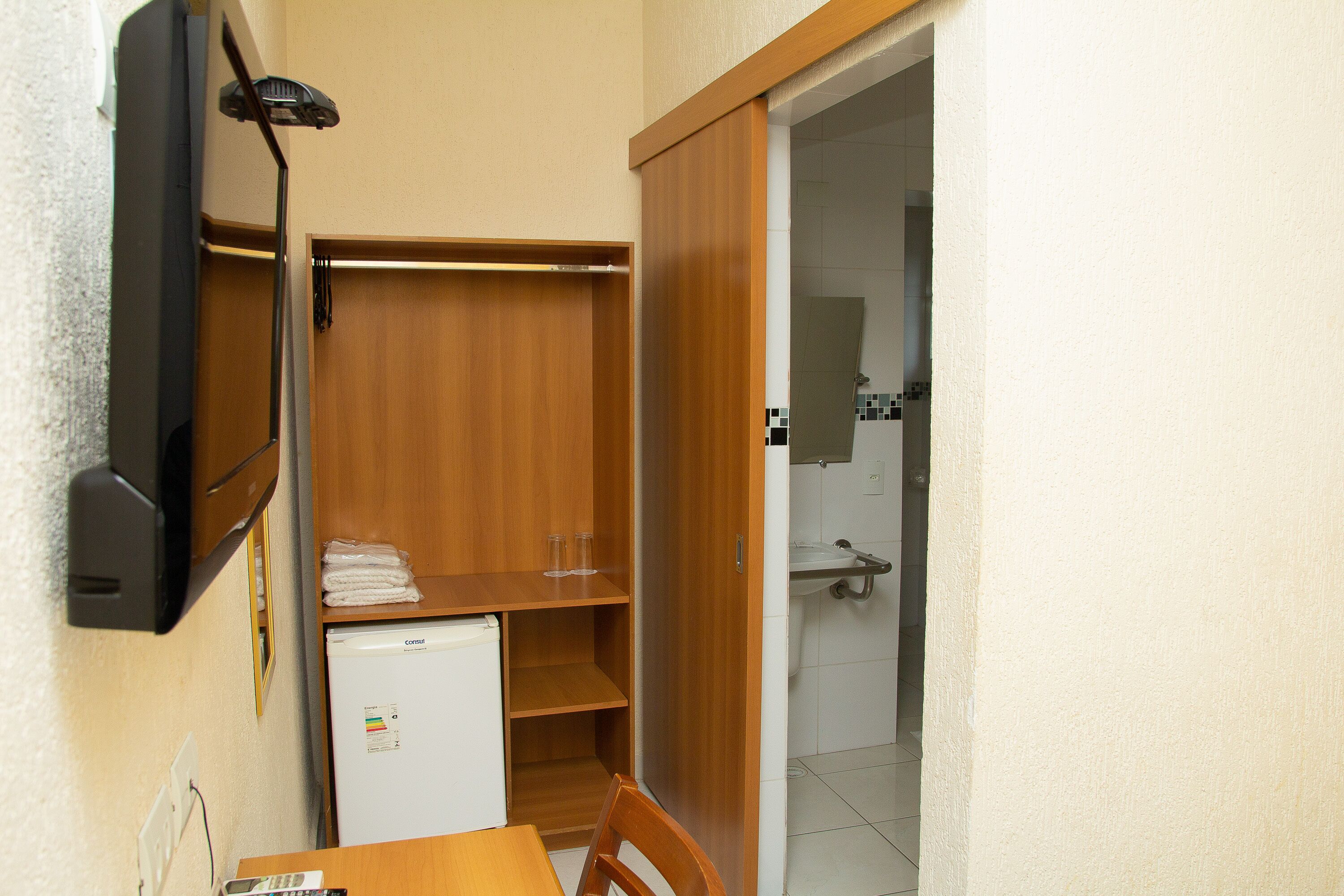deluxe double room, 1 double bed | 1 bedroom, minibar, in-room safe, desk