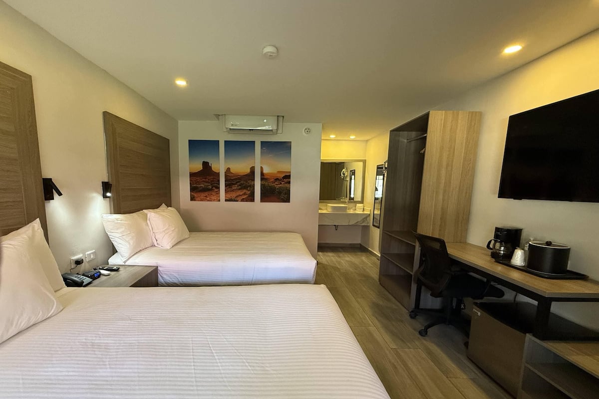Room, 2 Double Beds, Non Smoking (Efficiency)