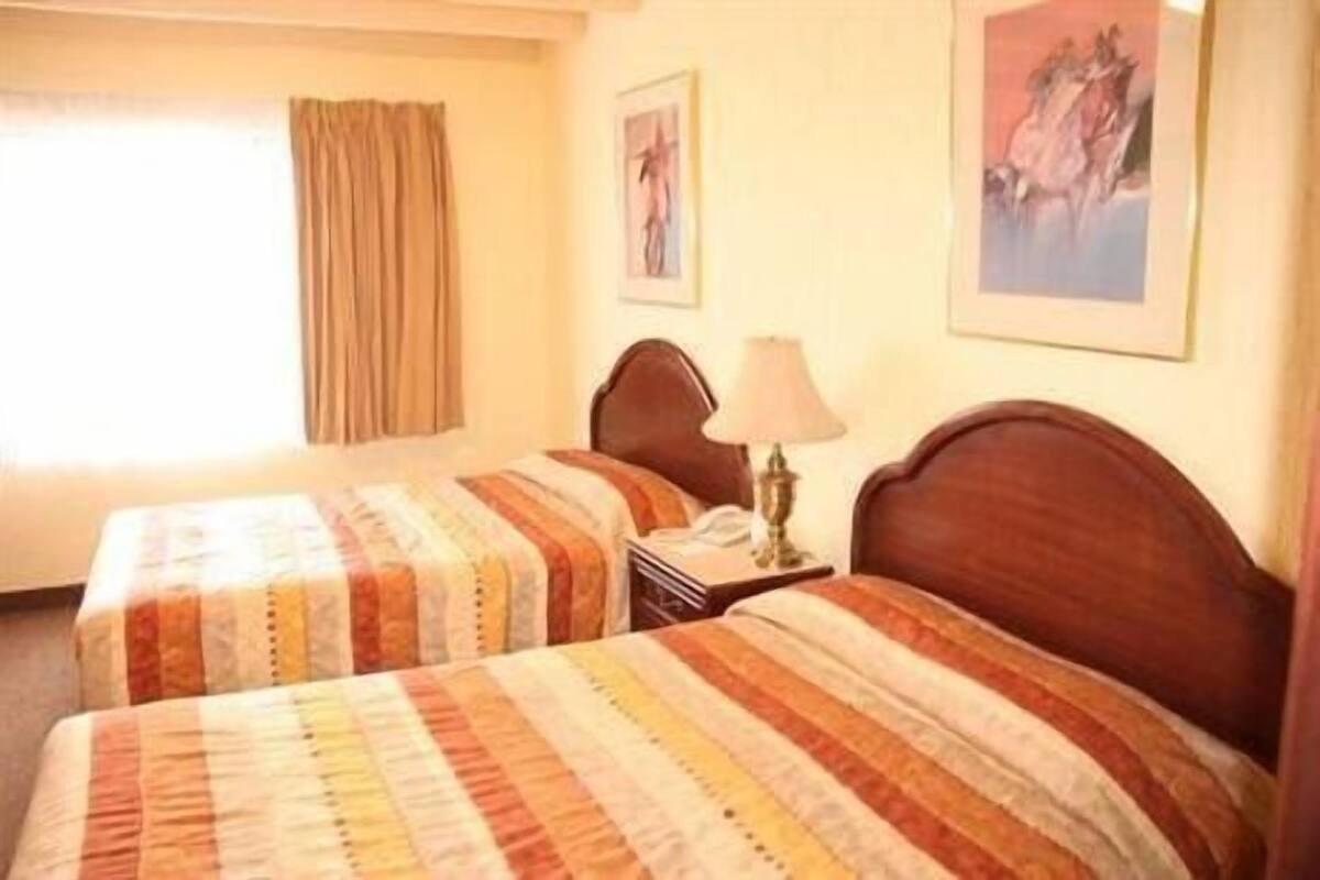 Premium bedding, in-room safe, desk, laptop workspace