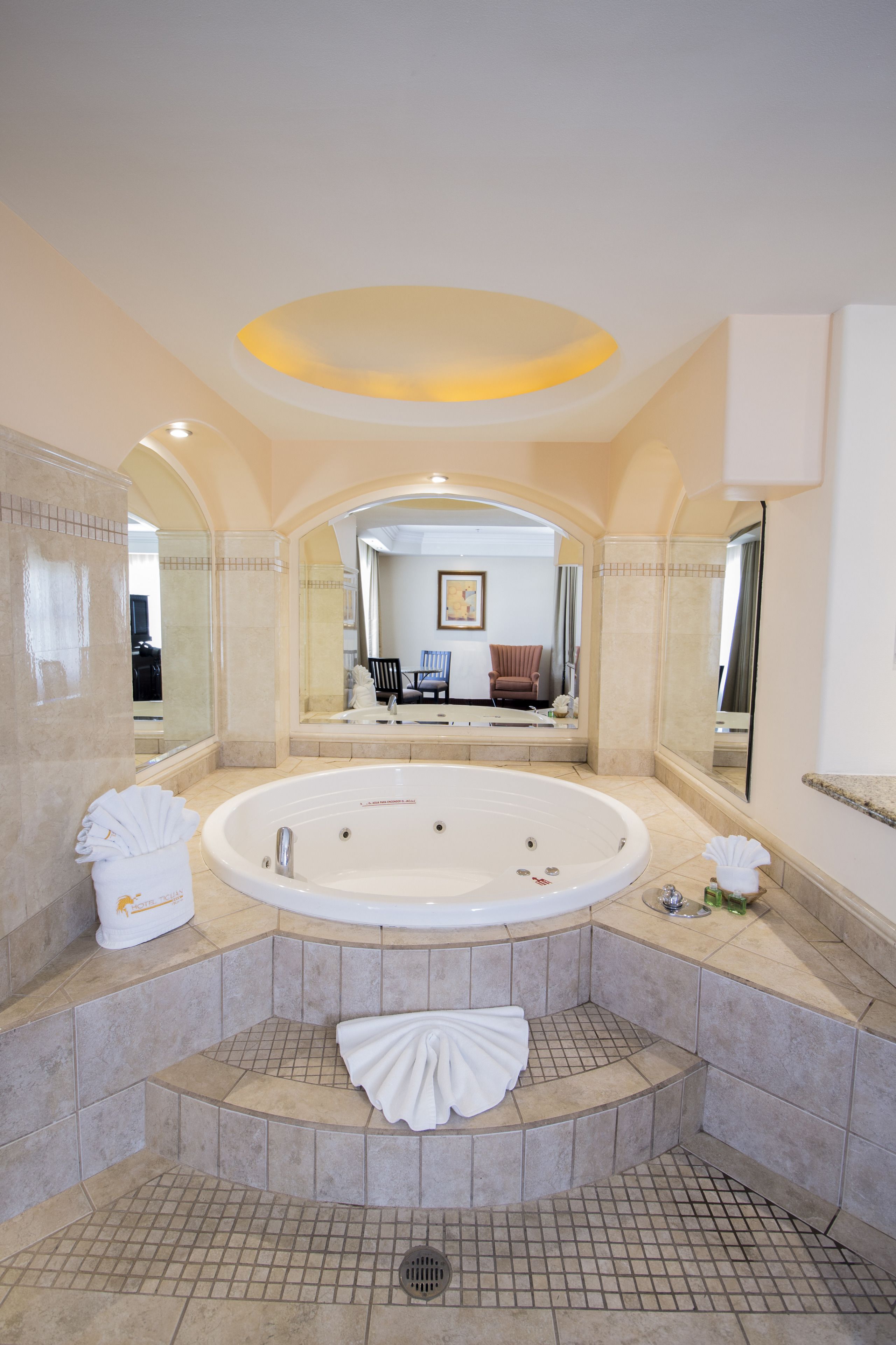 suite | jetted bathtub