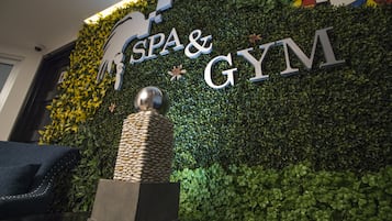 Couples treatment rooms, sauna, steam room, aromatherapy
