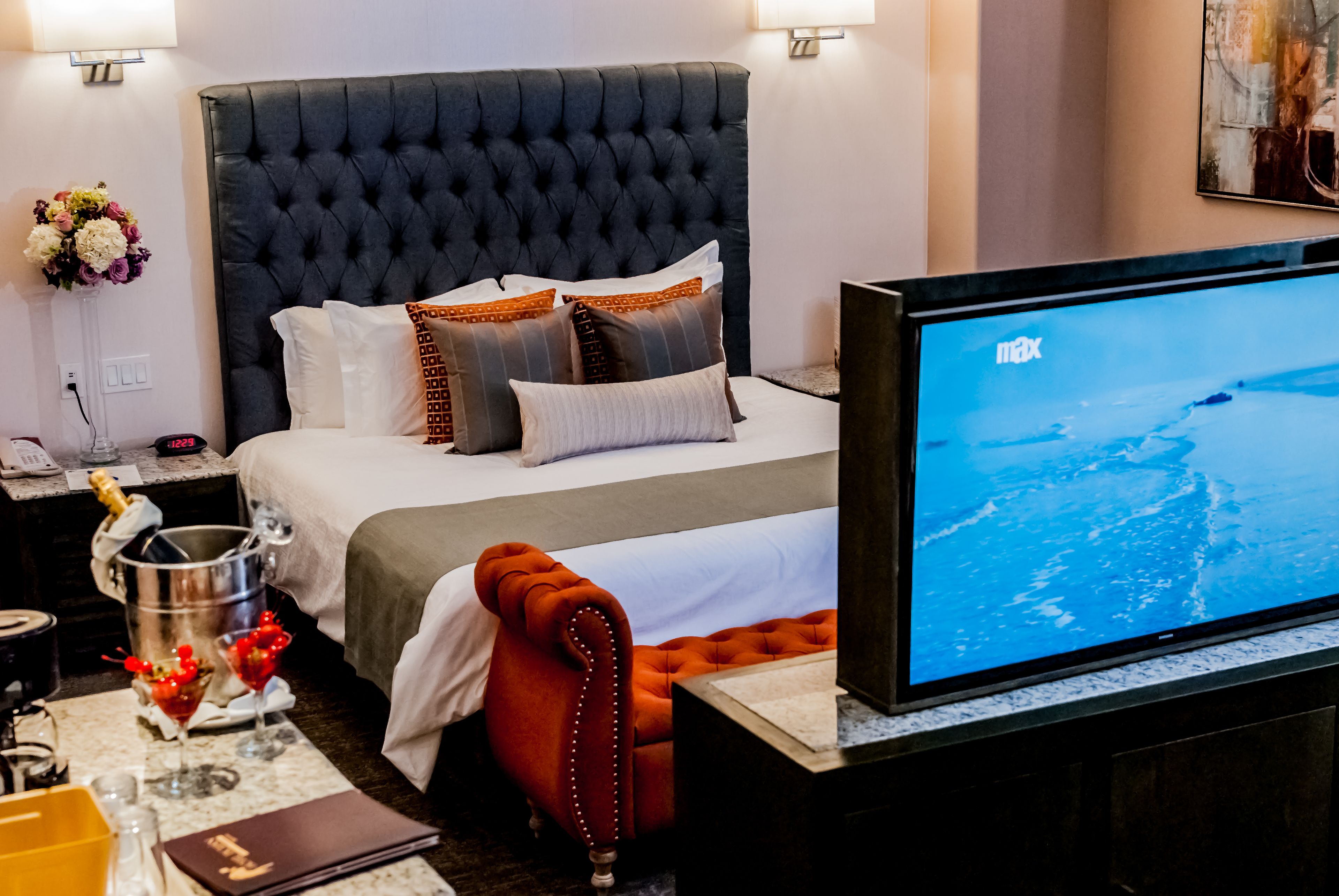 deluxe suite | 1 bedroom, minibar, in-room safe, desk