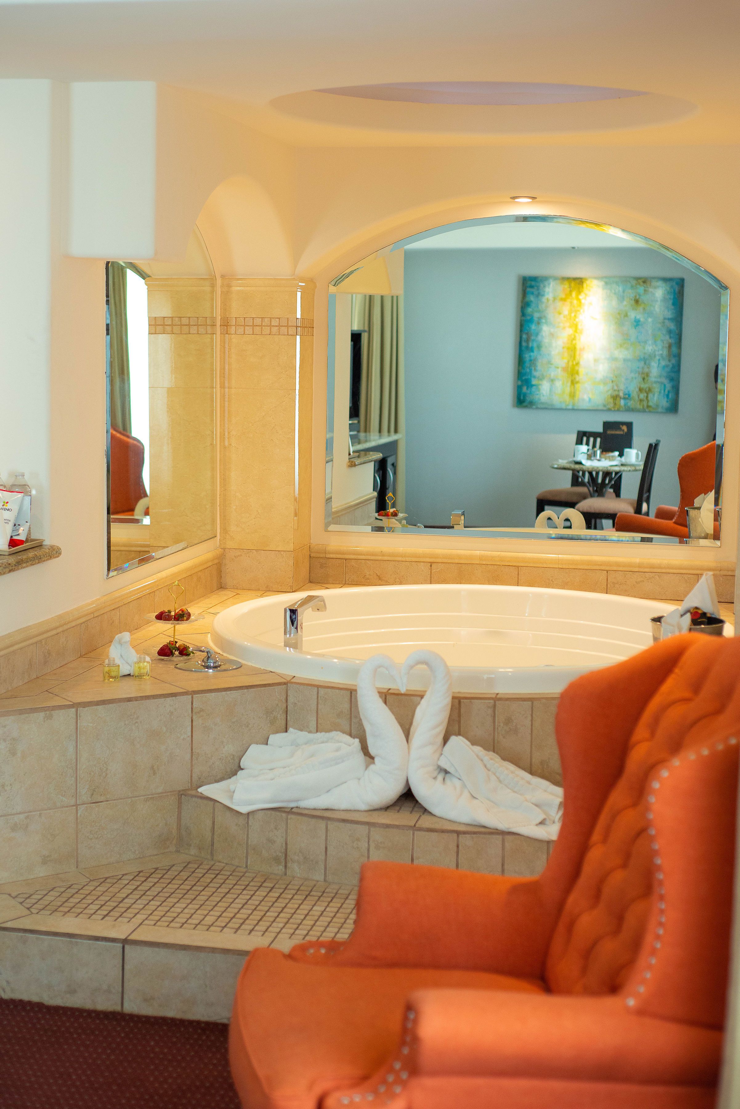 suite | bathroom | shower, free toiletries, hair dryer, towels