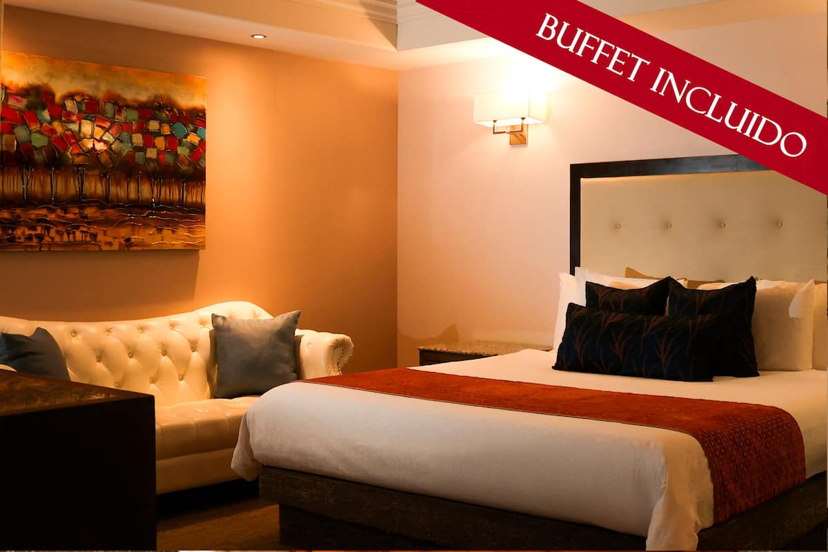 Deluxe Studio | 1 bedroom, minibar, in-room safe, desk