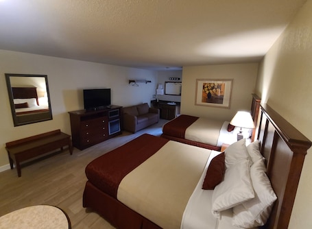 Superior Room, Non Smoking (2 Queens and Sofabed). Homestead Motel