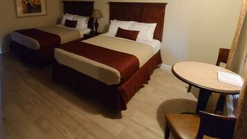 Màn/rèm cản sáng, phòng cách âm, bàn ủi/dụng cụ ủi quần áo