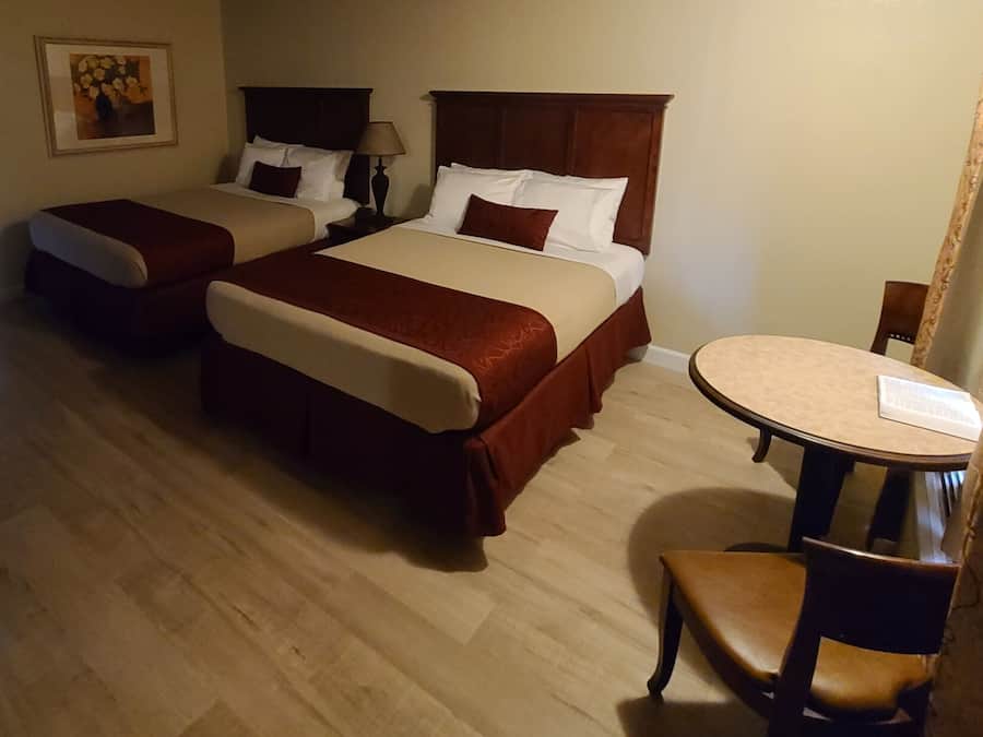 Cortinas blackout y sistema de insonorización