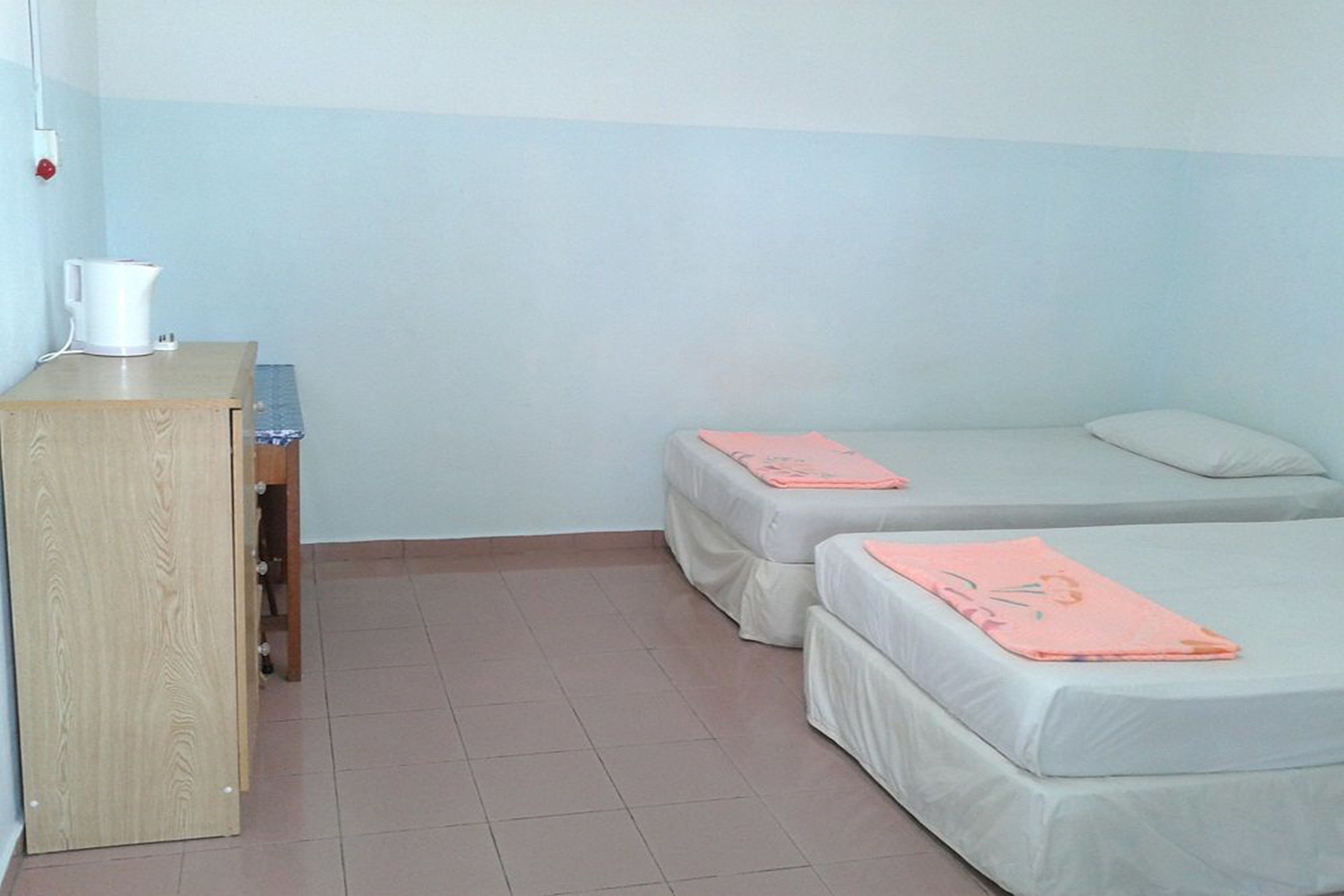 Desk, free WiFi, bed sheets