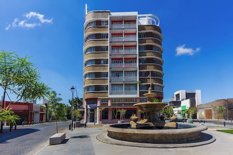 Exterior. Capital O Nueva Galicia, Guadalajara centro (downtown)