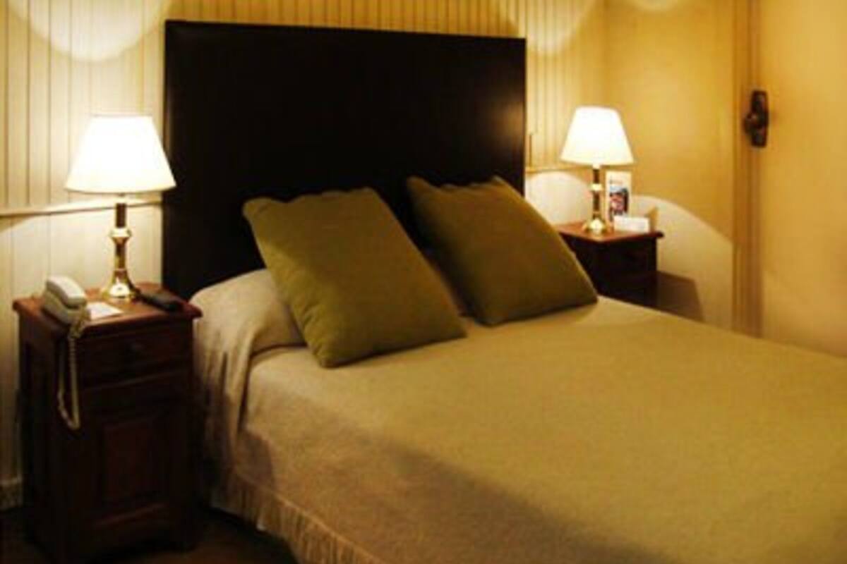 Habitación doble | Caja fuerte, wifi gratis, ropa de cama