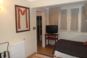 Double Room | In-room safe, free WiFi, bed sheets
