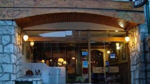 Ảnh chưa phân loại, 4 trong số 27 ảnh, nút