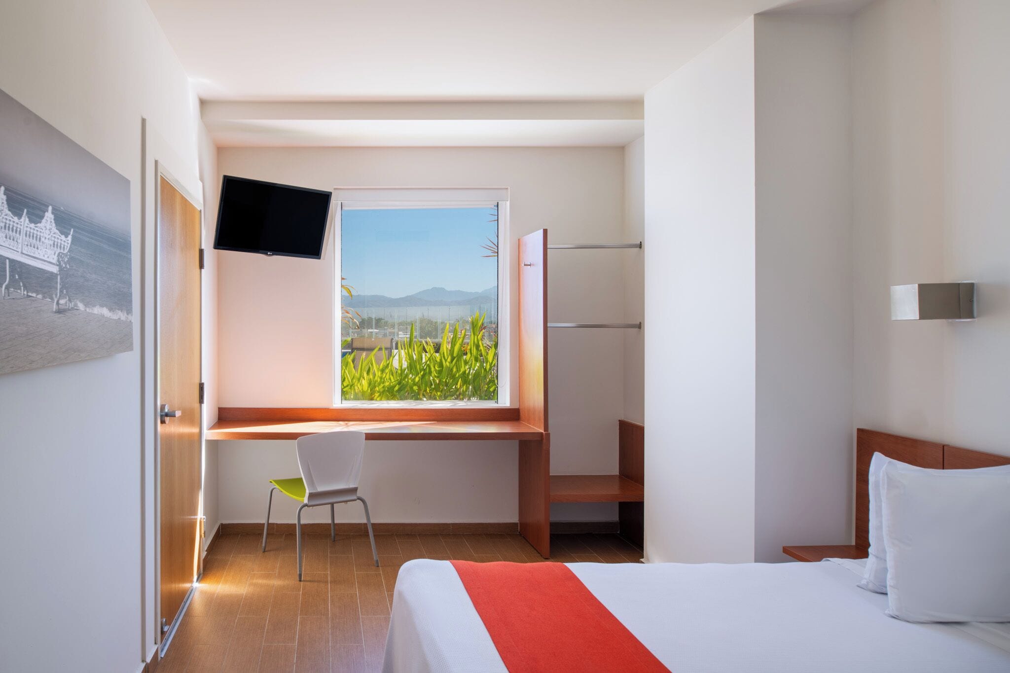 Superior Room, 1 Queen Bed | Desk, laptop workspace, free WiFi, bed sheets