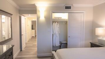 Executive Suite, 2 Bedrooms, Marina View | 1 bedroom, premium bedding, down duvets, Tempur-Pedic beds