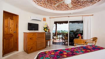 In-room safe, desk, free WiFi, bed sheets