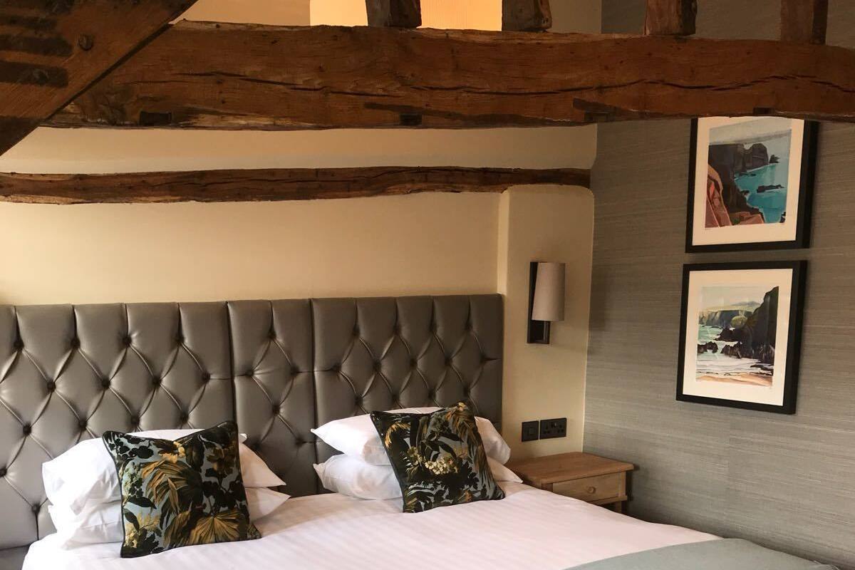Family Room | Desk, iron/ironing board (on request), WiFi (free), bed sheets
