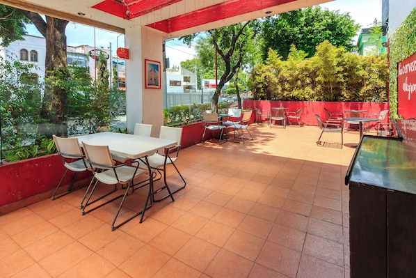 Se sirven desayunos, comidas, cenas y cocina mexicana