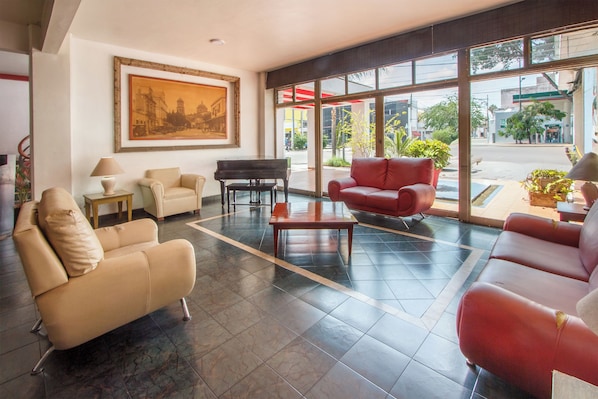 Sala de estar en el lobby