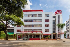 Exterior - Capital O Hotel Del Parque Guadalajara (Guadalajara)
