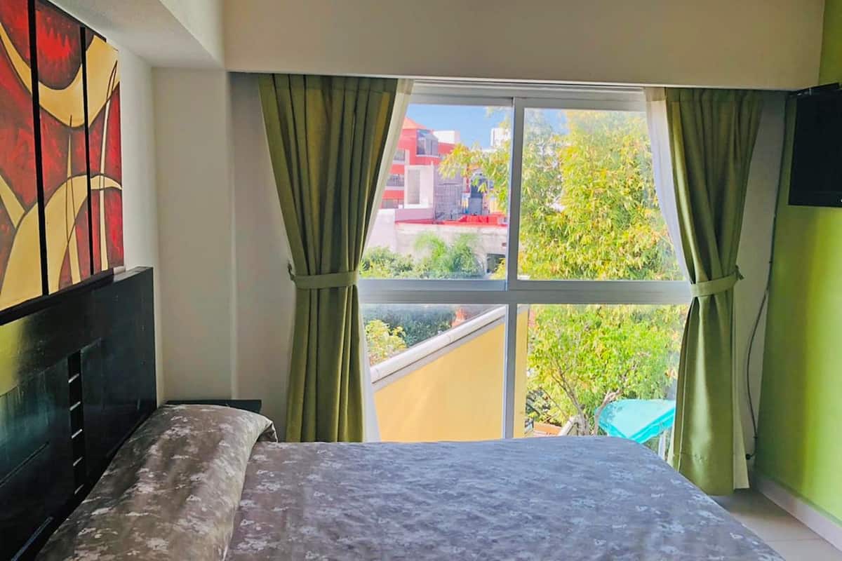 Standard room with 2 beds and air conditioning | Free WiFi, bed sheets