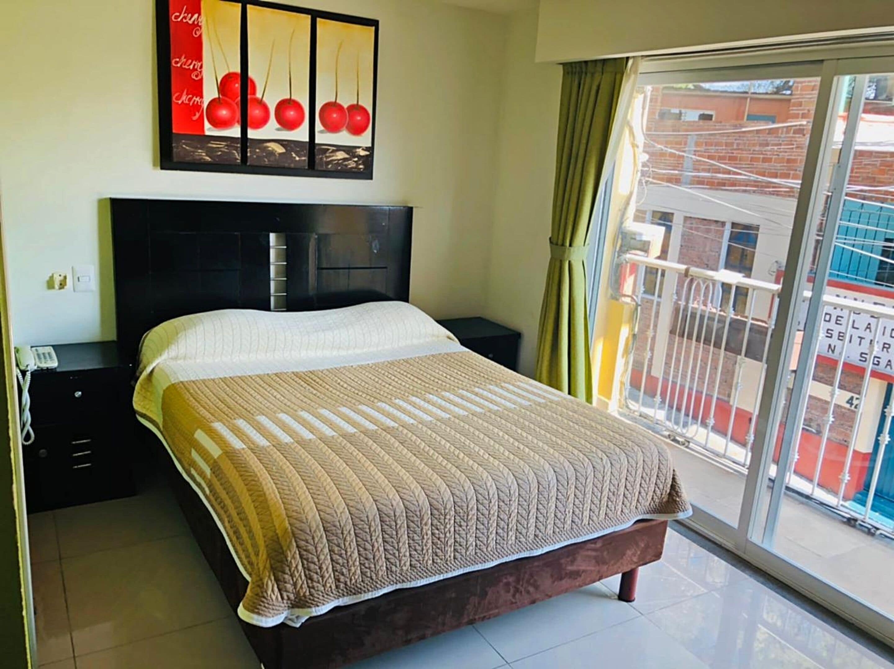 Habitación standard con aire acondicionado | Wifi gratis y ropa de cama 