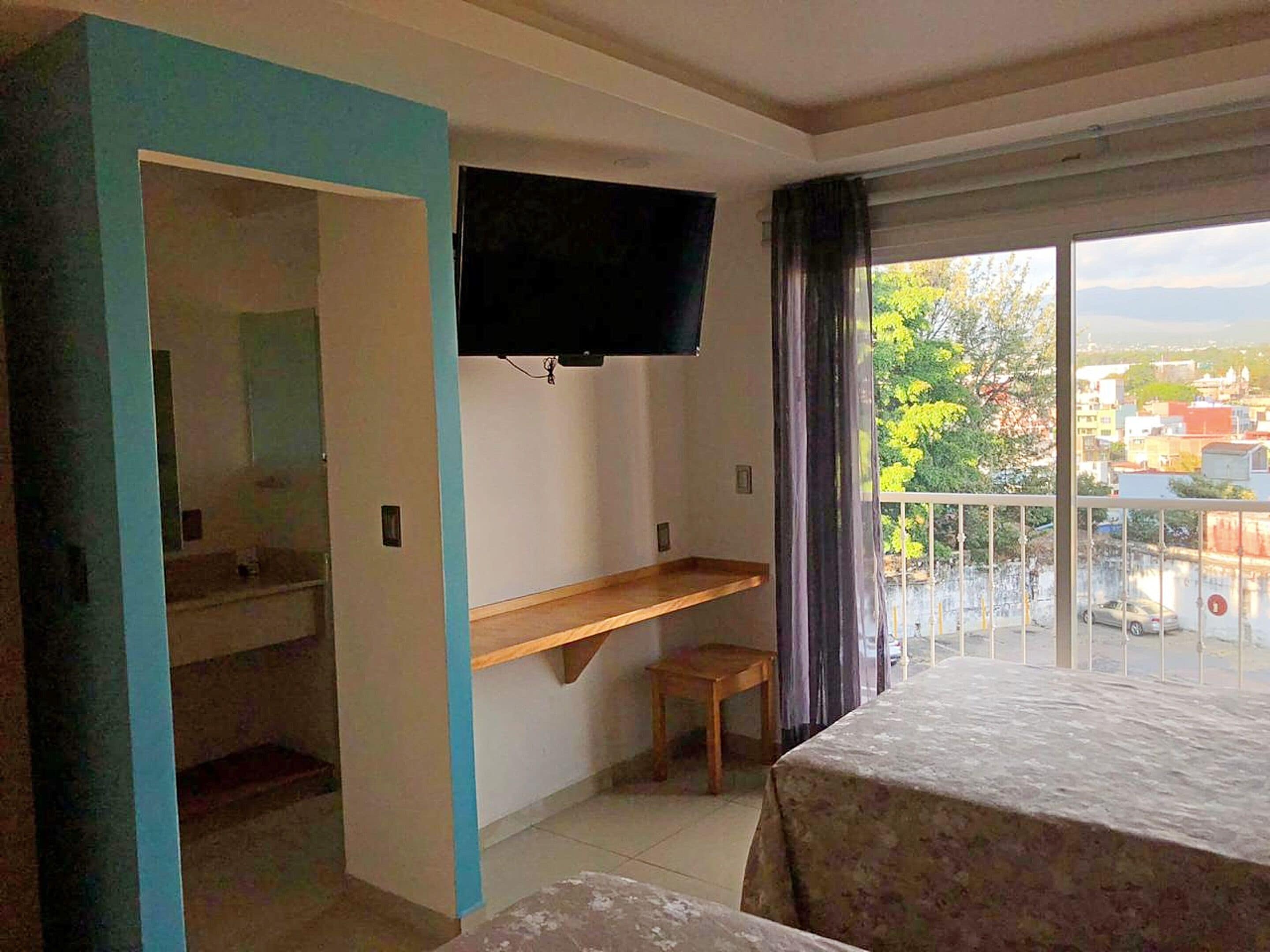 Standard room with 2 beds and air conditioning | WiFi (無料)、ベッドシーツ