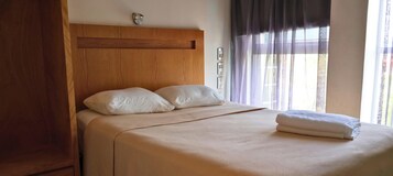 Habitación standard con aire acondicionado | Wifi gratis y ropa de cama