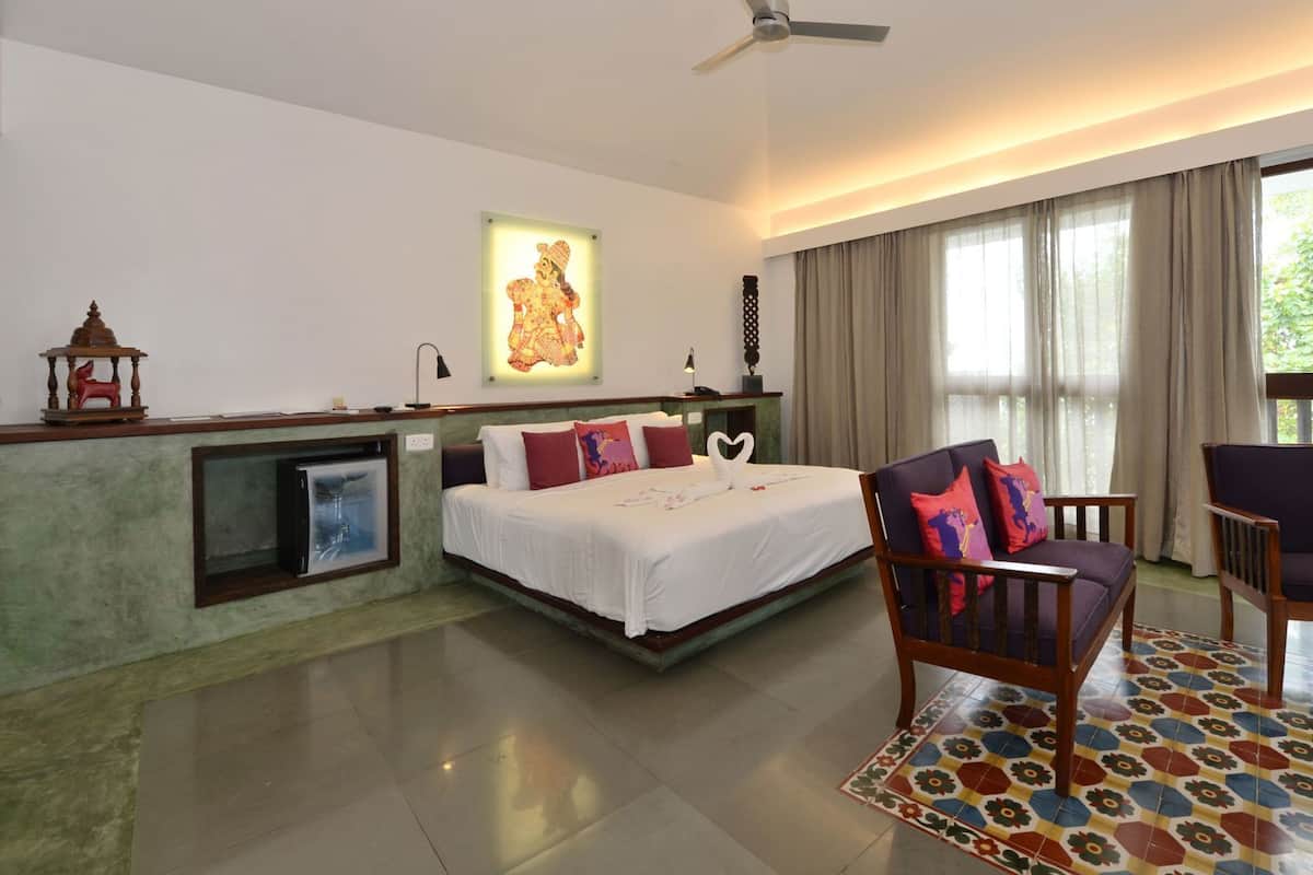 Premium bedding, minibar, in-room safe, desk