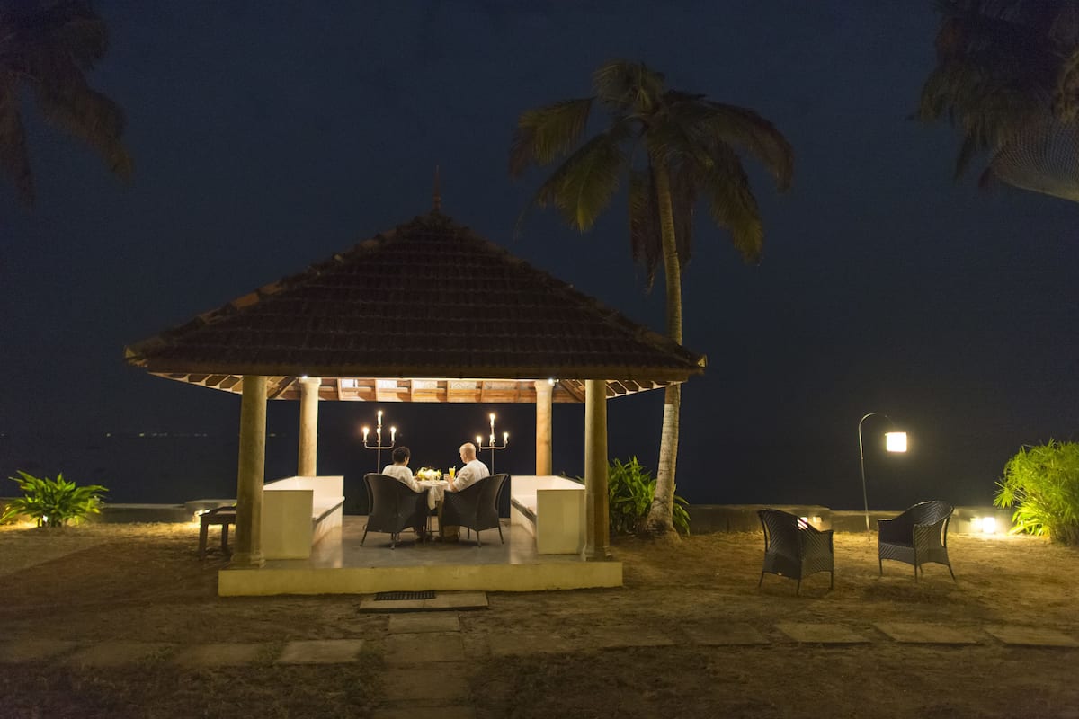 Deluxe Double Room | 1 bedroom, premium bedding, minibar, in-room safe