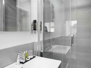 Superior tweepersoonskamer, en-suite badkamer | Badkamer