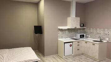 Fridge, coffee/tea maker, electric kettle