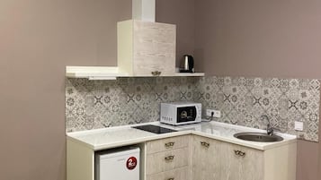 Refrigerador, cafetera/tetera, tetera/pava eléctrica