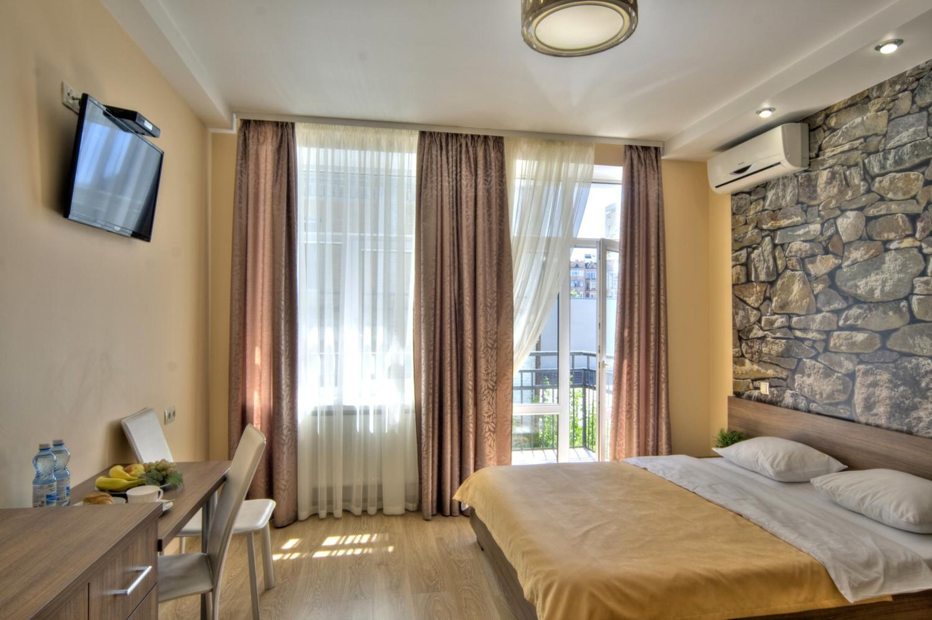 In-room safe, desk, soundproofing, iron/ironing board