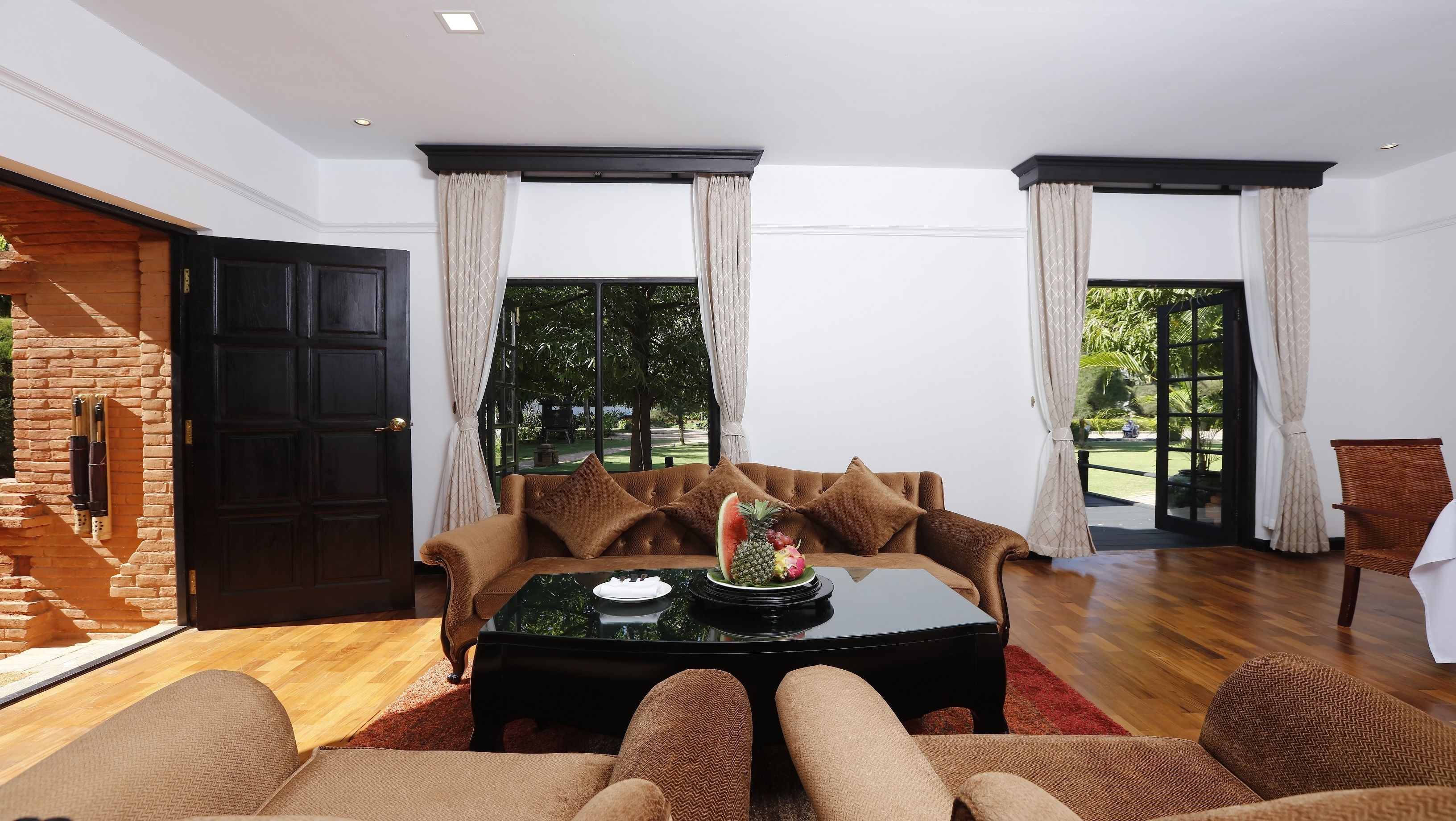 amazing suite | living area | tv