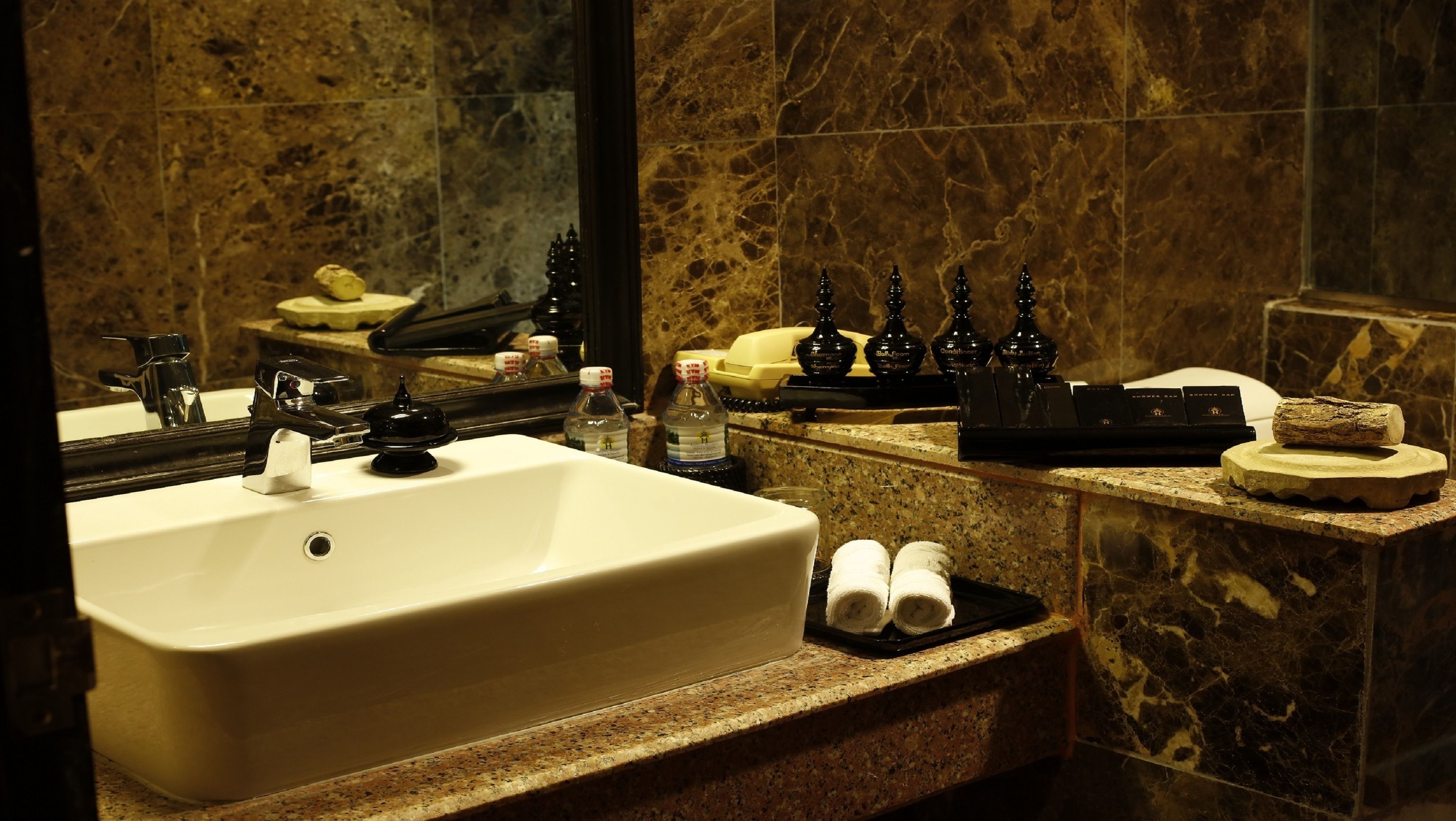 suite | bathroom | shower, free toiletries, hair dryer, bathrobes