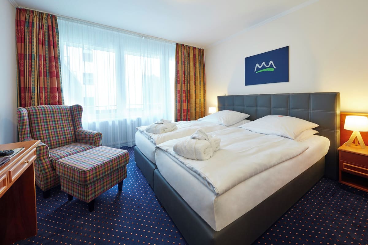 1 bedroom, hypo-allergenic bedding, minibar, in-room safe