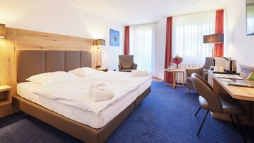 Deluxe-Zimmer, 1 Doppelbett | 1 Schlafzimmer, Allergikerbettwaren, Minibar, Zimmersafe