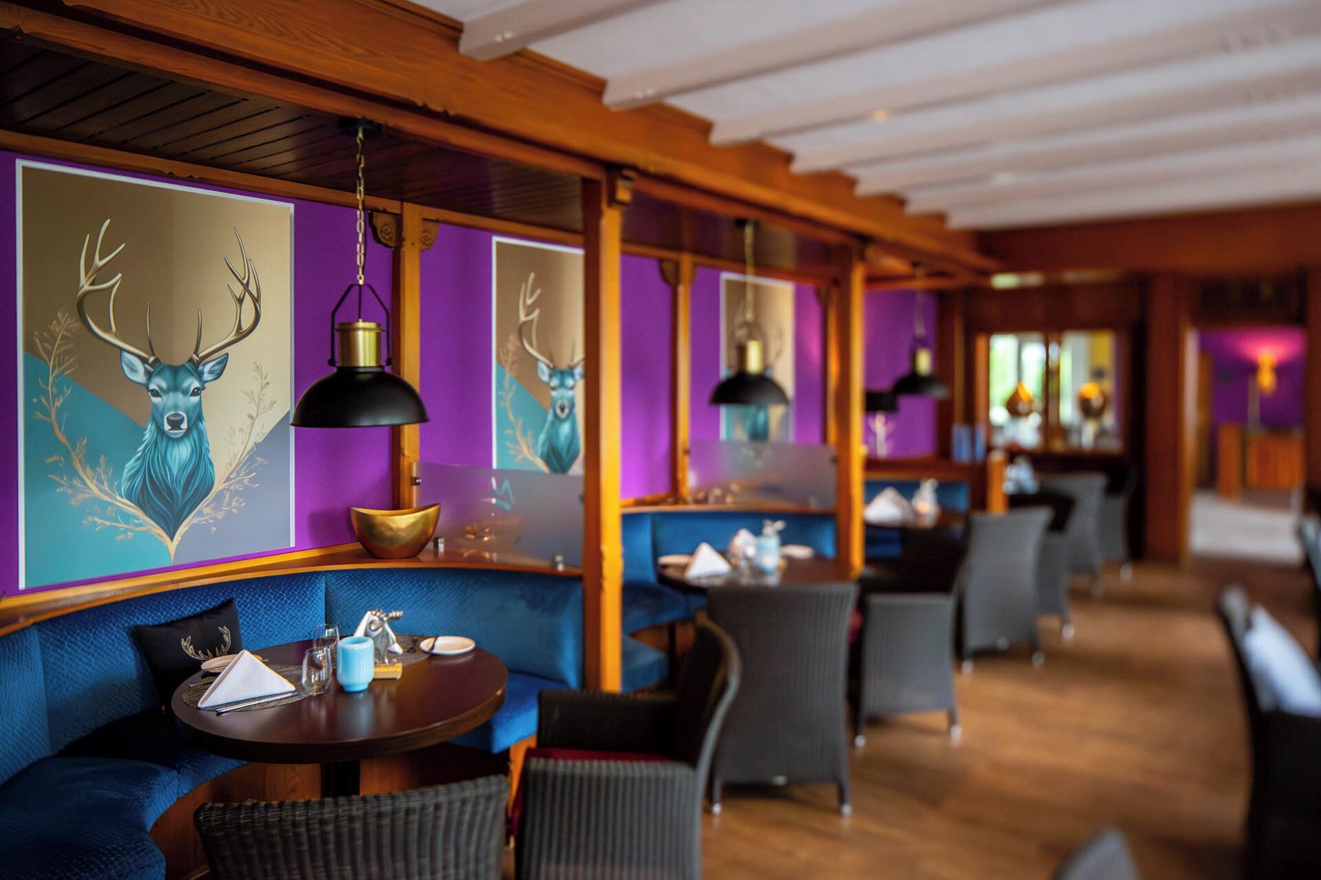 breakfast, lunch, dinner served; local cuisine, al fresco dining