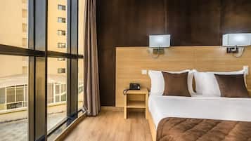 Chambre simple Standard | Coffre-fort, bureau, rideaux d’obscurcissement, système d’insonorisation