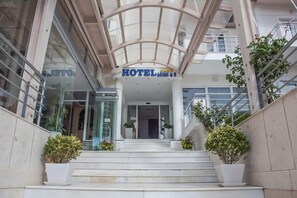 Exterior detail - Agimi And S Hotel (Sarande)