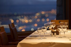 Breakfast and dinner served - Arakur Ushuaia Resort & Spa (Ushuaia)