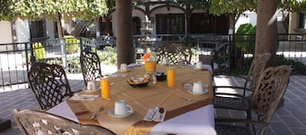 Hotel Suites el Paseo