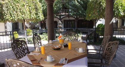 Hotel Suites el Paseo