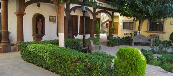 Hotel Suites el Paseo